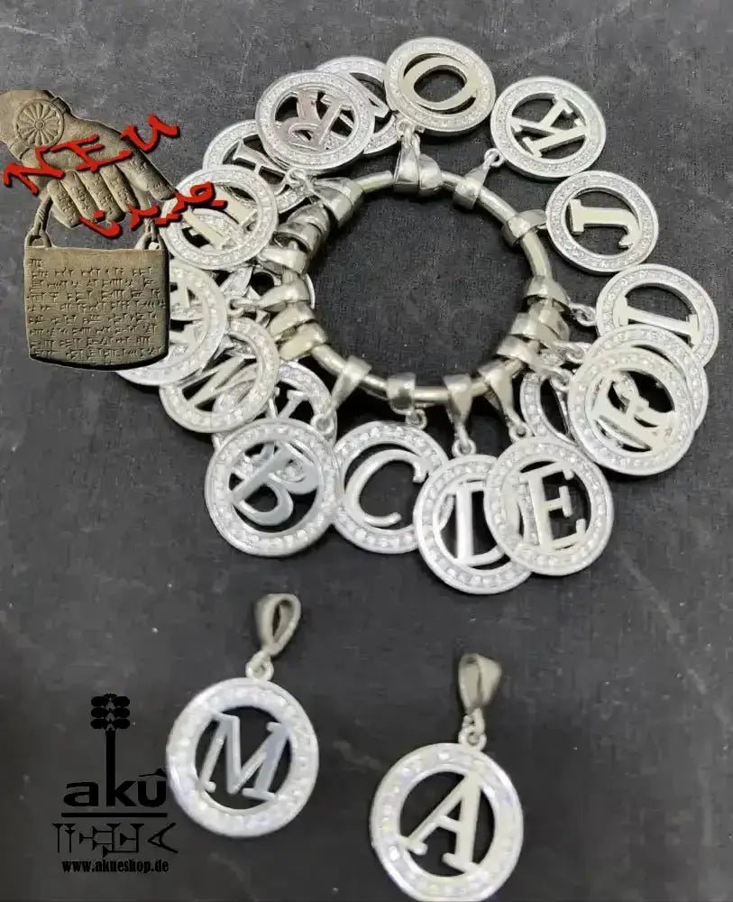 7 Chakren Armband aus 925er Silber, natürliche Edelsteine, Buchstabe Anhänger - AkueShop