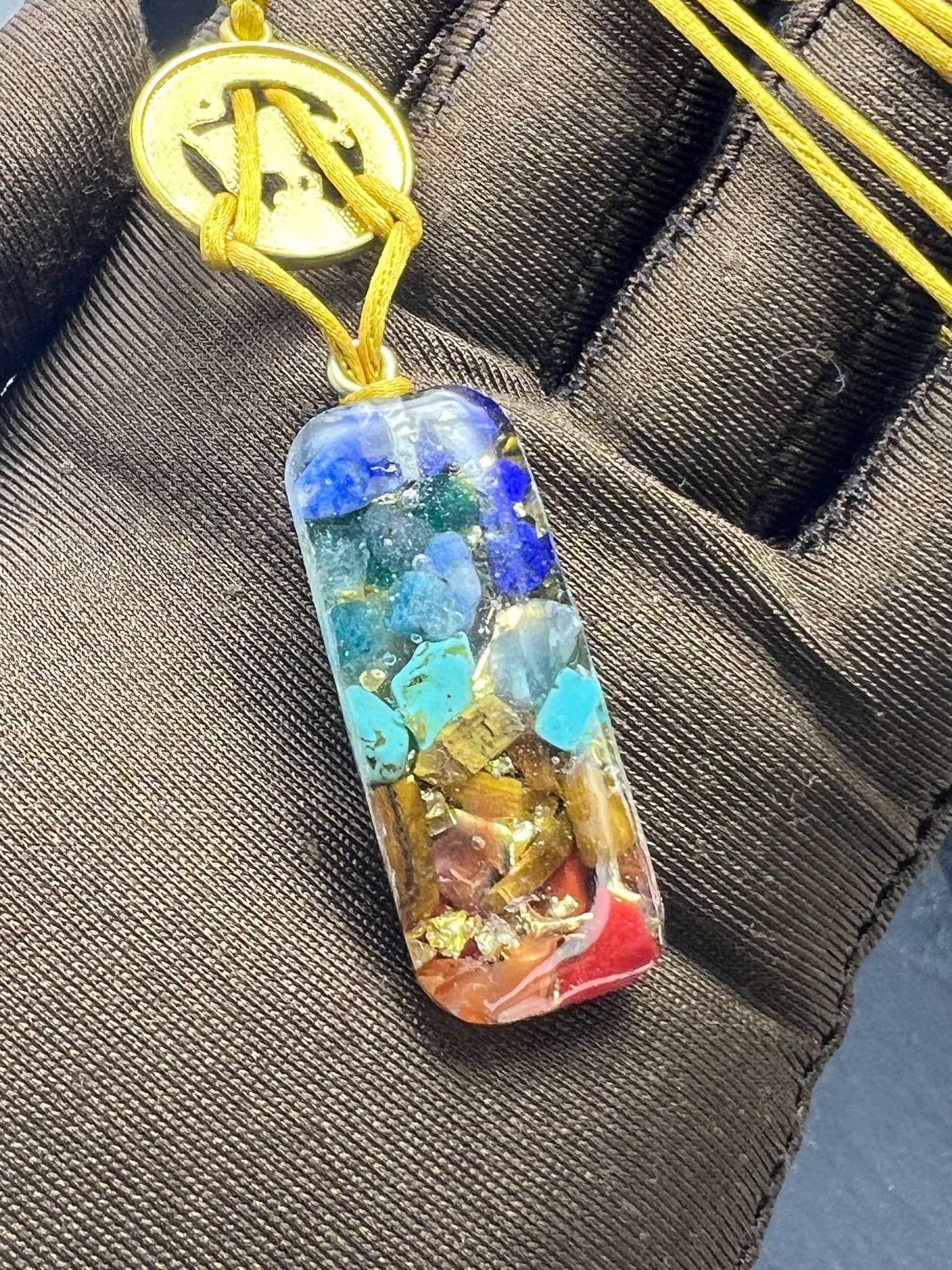 Zwillinge Halskette Taurus Glücksteine Energieanhänger Harz Reiki-Meditationsenergie Halskette