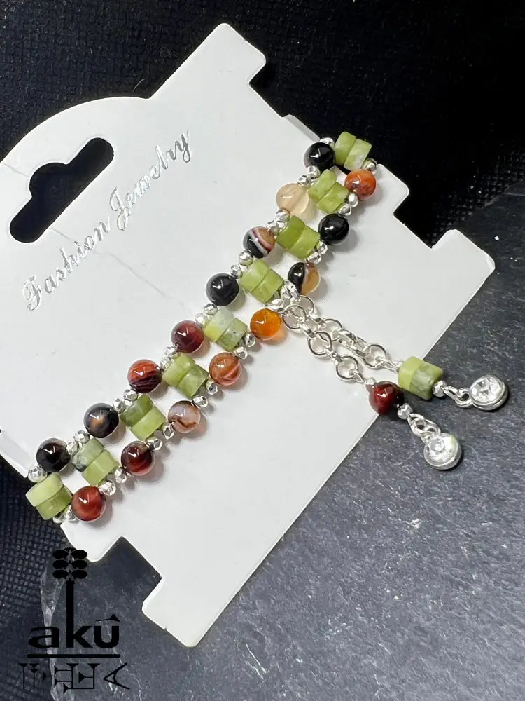 Breites Unisex-Armband mit Quaste, Sumerisch inspiriertes Schmuckdesign mit Edelsteinen