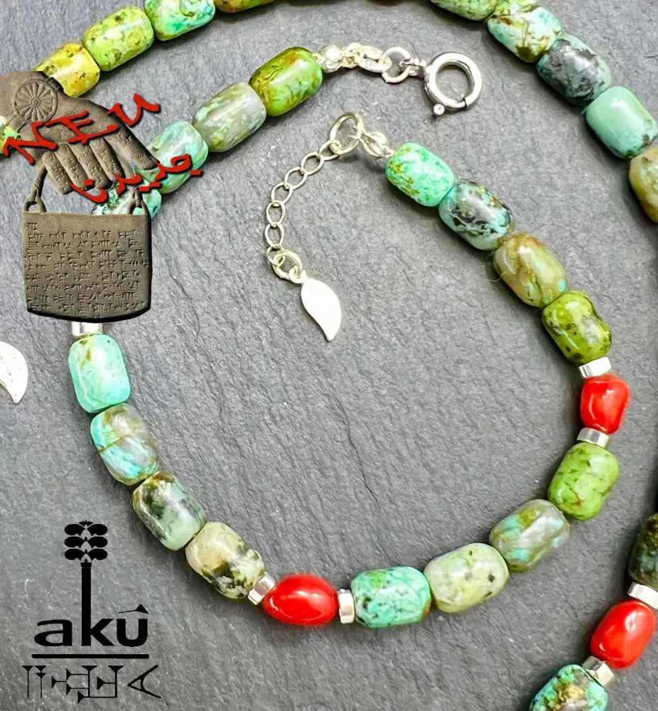 Verstellbares Armband mit roter Koralle und Afrikanischem Türkis in 925er Sterlingsilber – Handgefertigter Naturstein-Schmuck