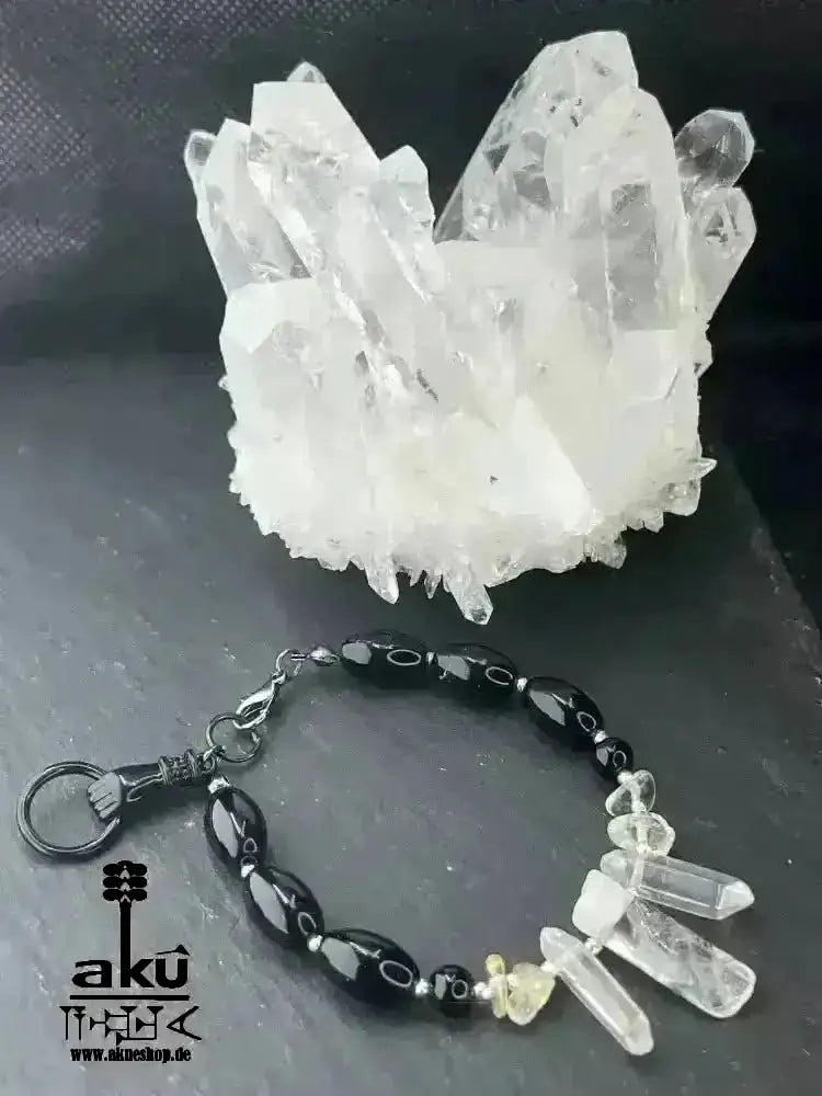 Handgefertigtes Armband Edelsteinen Quarz und Onyx Heilung, Schwarz und Weiß, Kronen - und Wurzelchakren - AkueShop