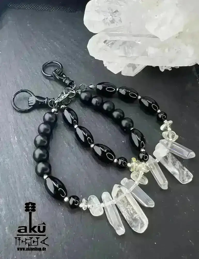 Handgefertigtes Armband Edelsteinen Quarz und Onyx Heilung, Schwarz und Weiß, Kronen - und Wurzelchakren - AkueShop