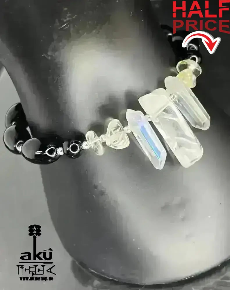 Handgefertigtes Armband Edelsteinen Quarz und Onyx Heilung, Schwarz und Weiß, Kronen - und Wurzelchakren - AkueShop