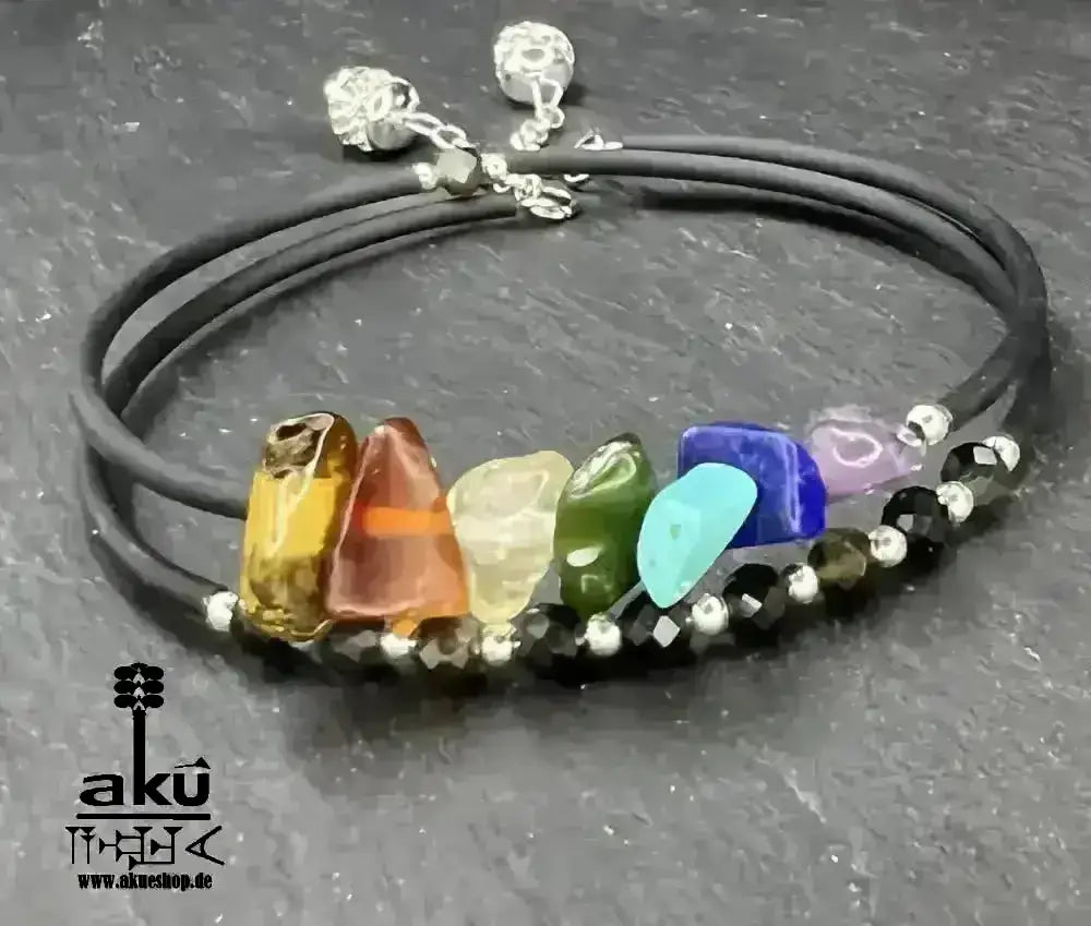 Memory - Draht - Armreif 7Chakras, natürlichen Edelsteinen handgefertigt, versilbert, Reiki - Meditation, Krone, drittes Auge, Hals, Herz, Solarplexus, Sakralwurzel, Chakren, Energie - AkueShop