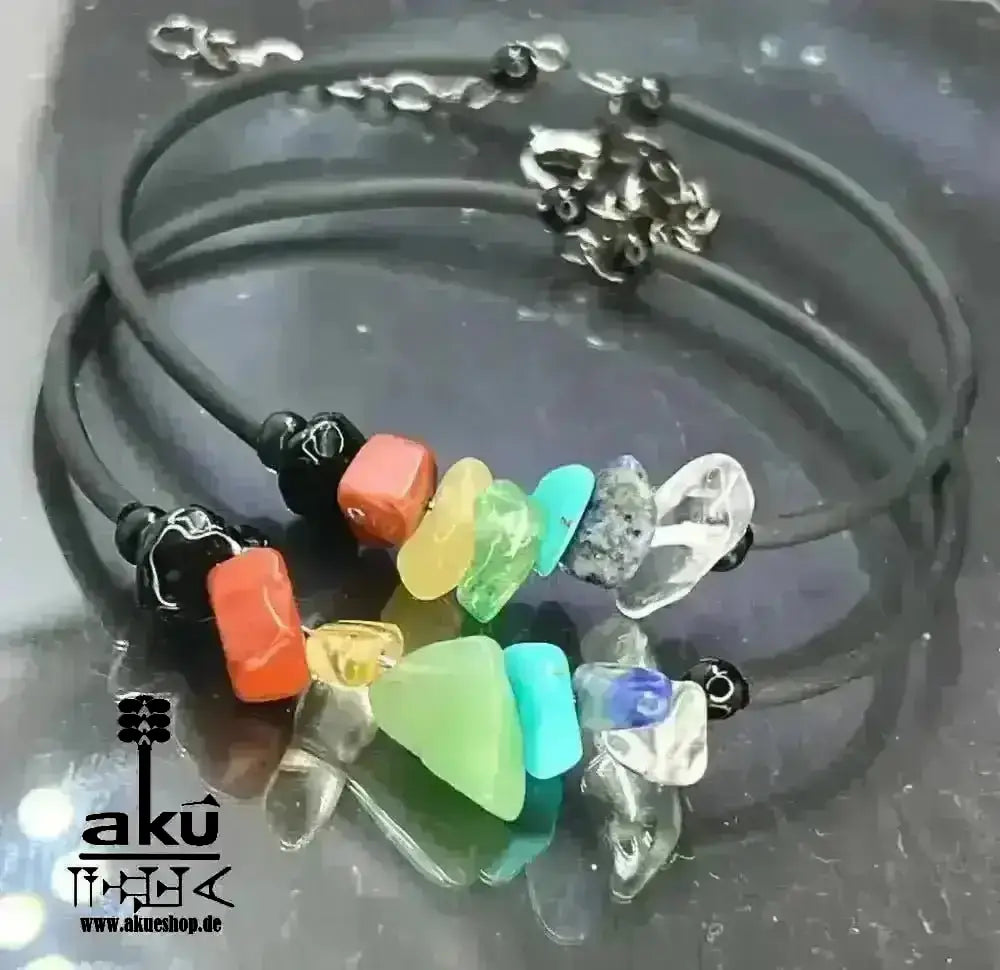 Memory - Draht - Armreif 7Chakras, natürlichen Edelsteinen handgefertigt, versilbert, Reiki - Meditation, Krone, drittes Auge, Hals, Herz, Solarplexus, Sakralwurzel, Chakren, Energie - AkueShop