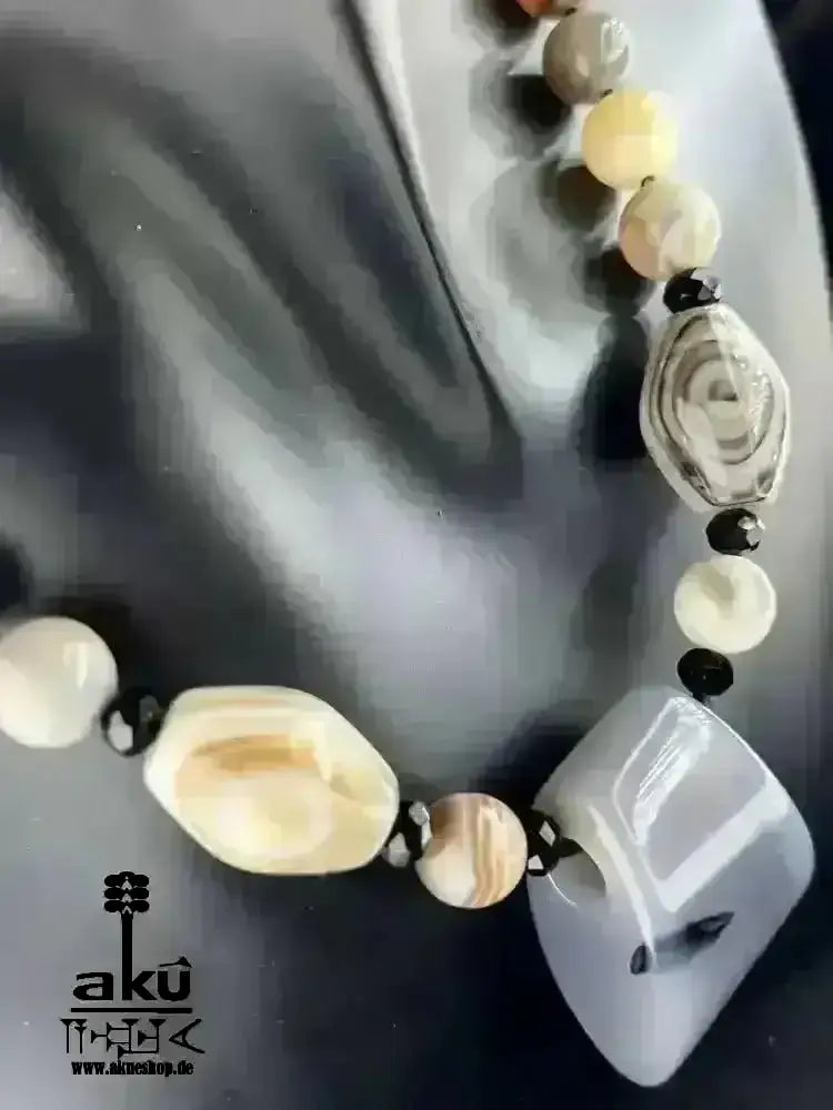 Natürliche Botswana & Sulemani - Achat - Halskette Wurzelchakra, negativer schutz Heilungsenergie, preisgünstiges Geschenk schwarzer Gummi - AkueShop