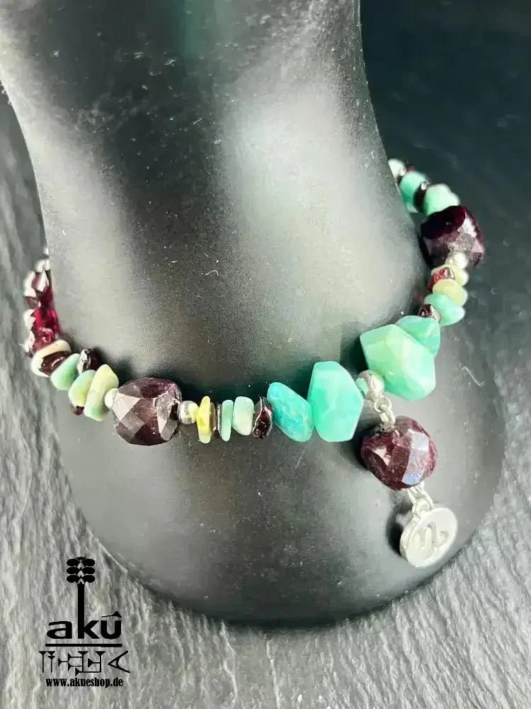 Natürliches Granat - und Amazonit - Armband, Januar - Glücksstein, Steinbock Sternzeichen 925er Silber, Herz und Halschakra - Energie - AkueShop