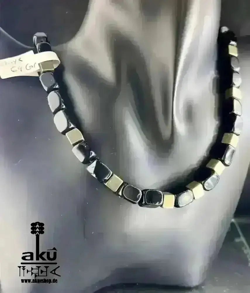 Handgefertigte Halskette, Onyx & Pyrit naturlische Steine, 925er Silber, Wurzel Chakra, meditation energie - AkueShop