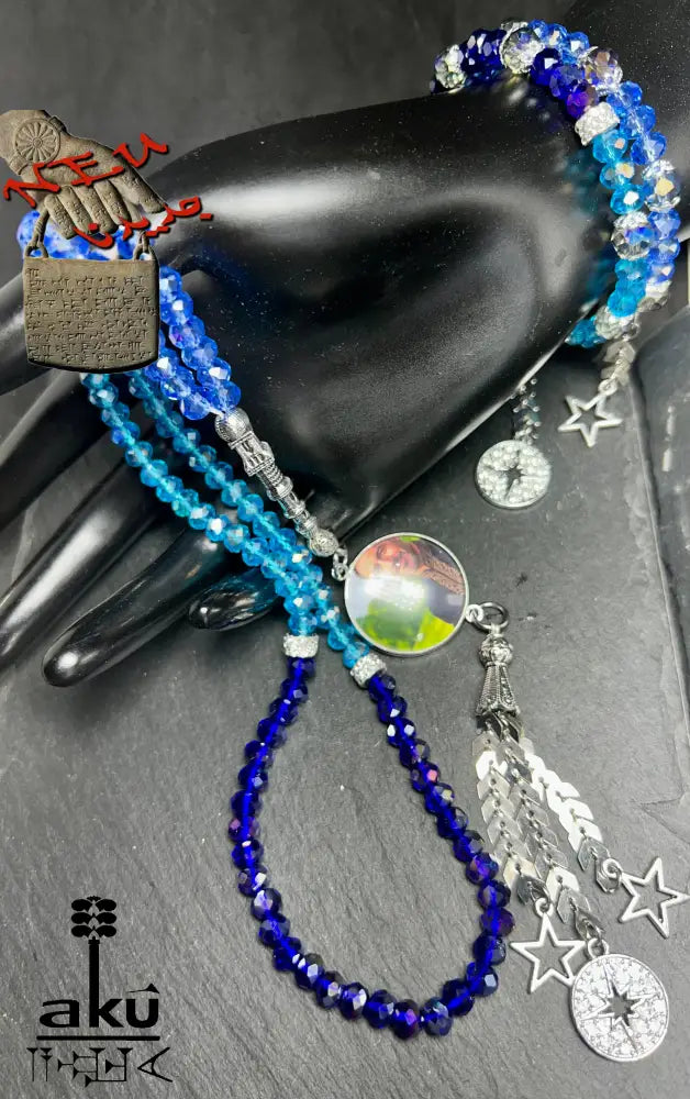Personalisierte Tasbih und Armreif besteht aus 99 facettierte helle schimmernde Kristalleperlen.