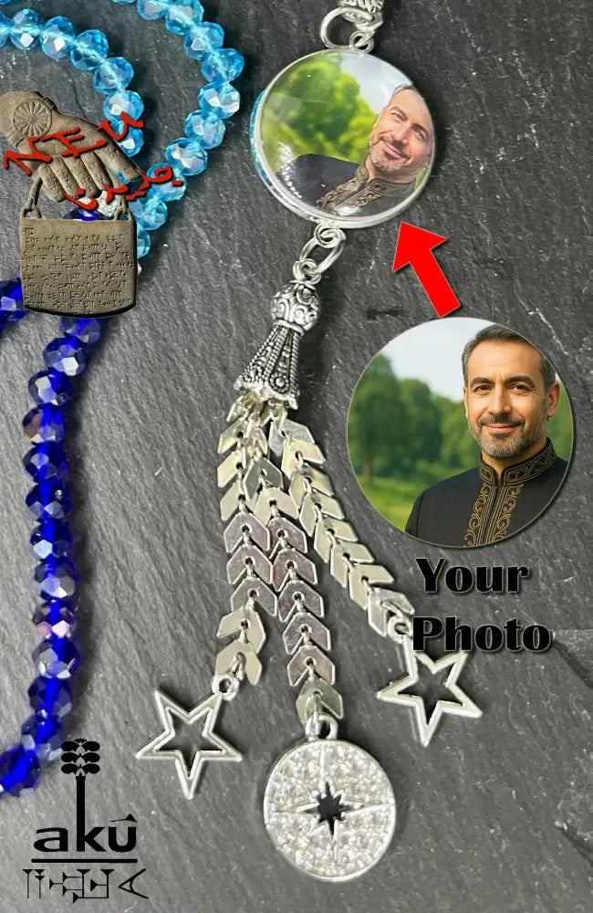 Personalisierte Tasbih und Armreif besteht aus 99 facettierte helle schimmernde Kristalleperlen.