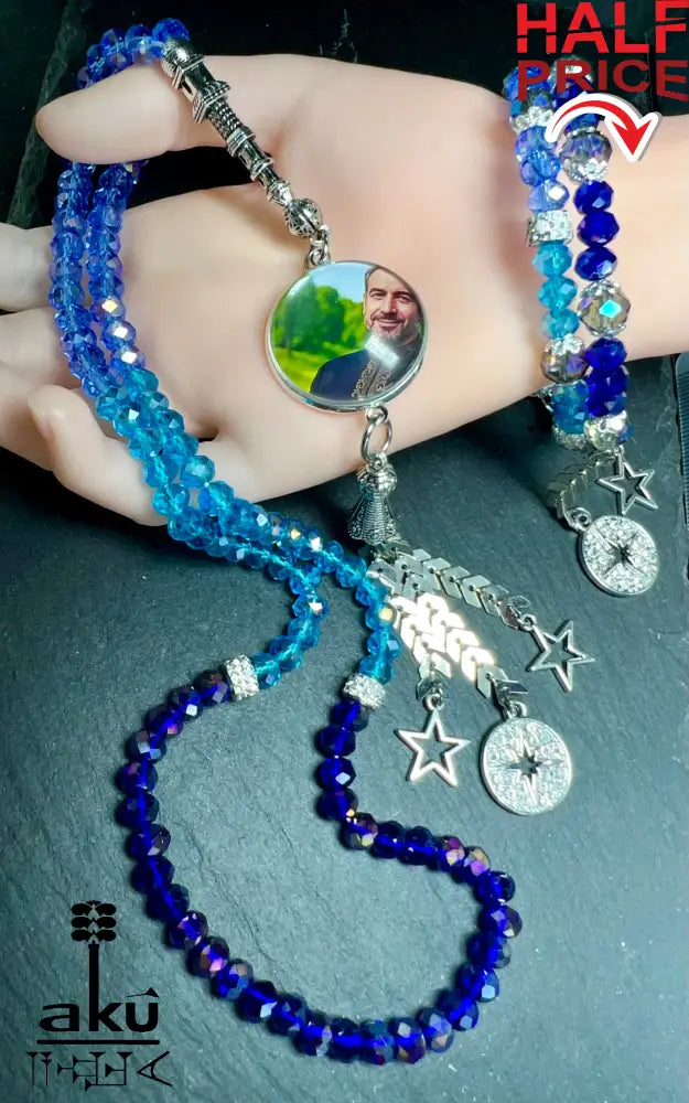 Personalisierte Tasbih und Armreif besteht aus 99 facettierte helle schimmernde Kristalleperlen.
