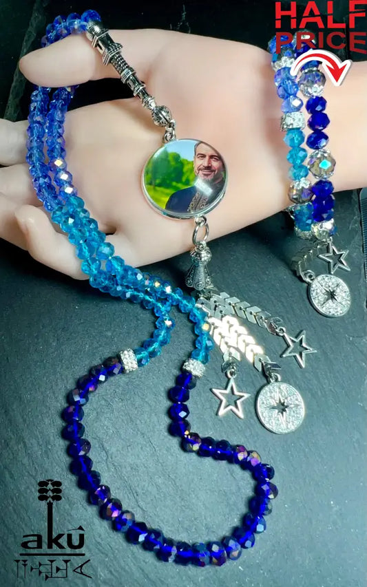 Personalisierte Tasbih und Armreif besteht aus 99 facettierte helle schimmernde Kristalleperlen.