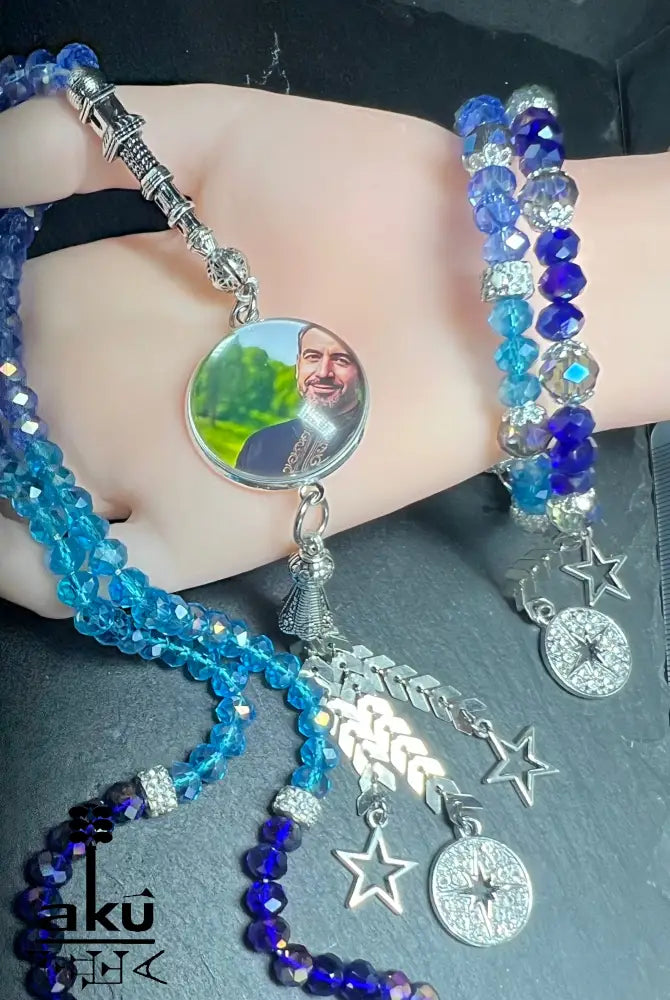 Personalisierte Tasbih und Armreif besteht aus 99 facettierte helle schimmernde Kristalleperlen.