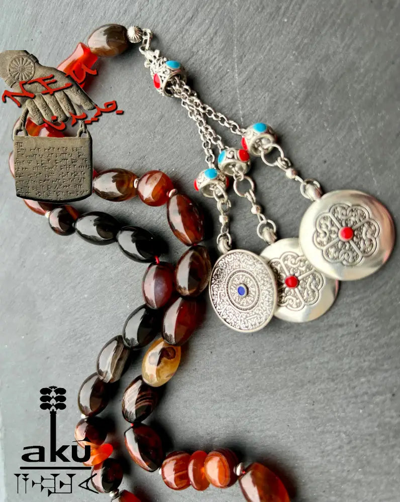 Handgefertigte Gebetskette aus rotem Jemen-Achat mit silberfarbener Quaste, spirituelle Tasbih
