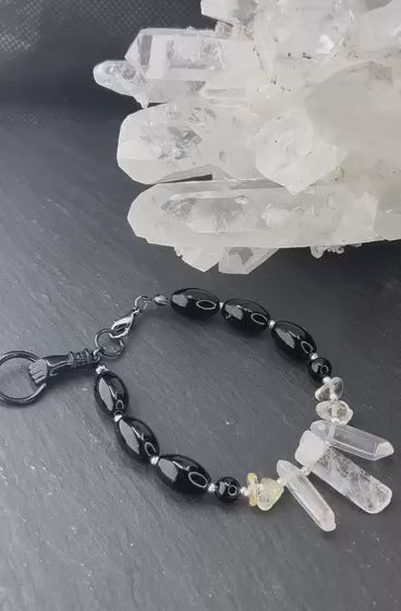 Handgefertigtes Armband Edelsteinen Quarz und Onyx Heilung, Schwarz und Weiß, Kronen - und Wurzelchakren - AkueShop