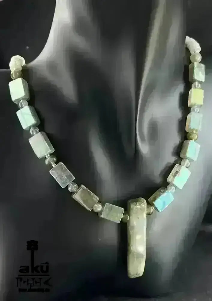 Rainbow A+++ Labradorit Halskette, Feuer Edelstein Schmuck, Dritteauge Chakra Energie - AkueShop