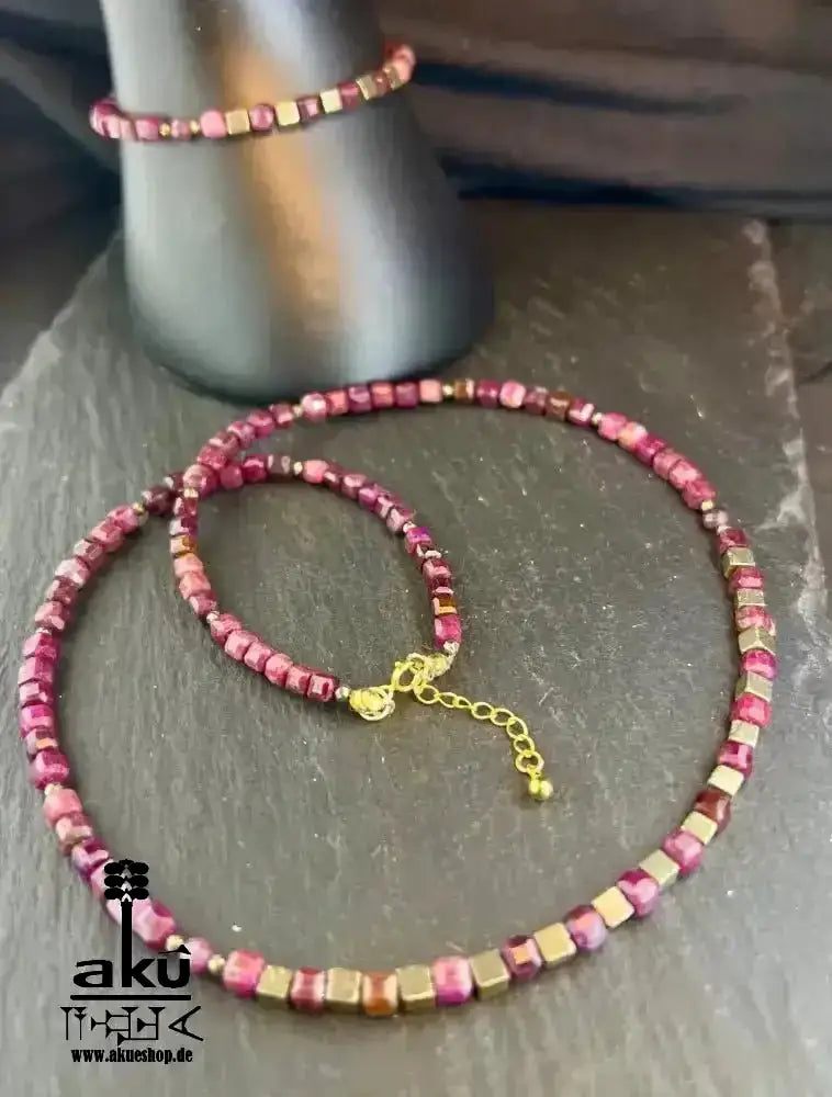 Rubin Halskette und Armband, natürliches Edelstein Schmuckset 925er Silber vergoldet, Herzchakra Meditationsenergie - AkueShop