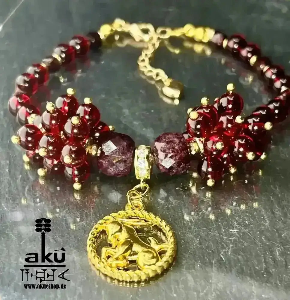 Steinbock Sternzeichen Glückskristalle Armband natürlicher Granat Edelstein, Wurzel, Hertzchakras - AkueShop