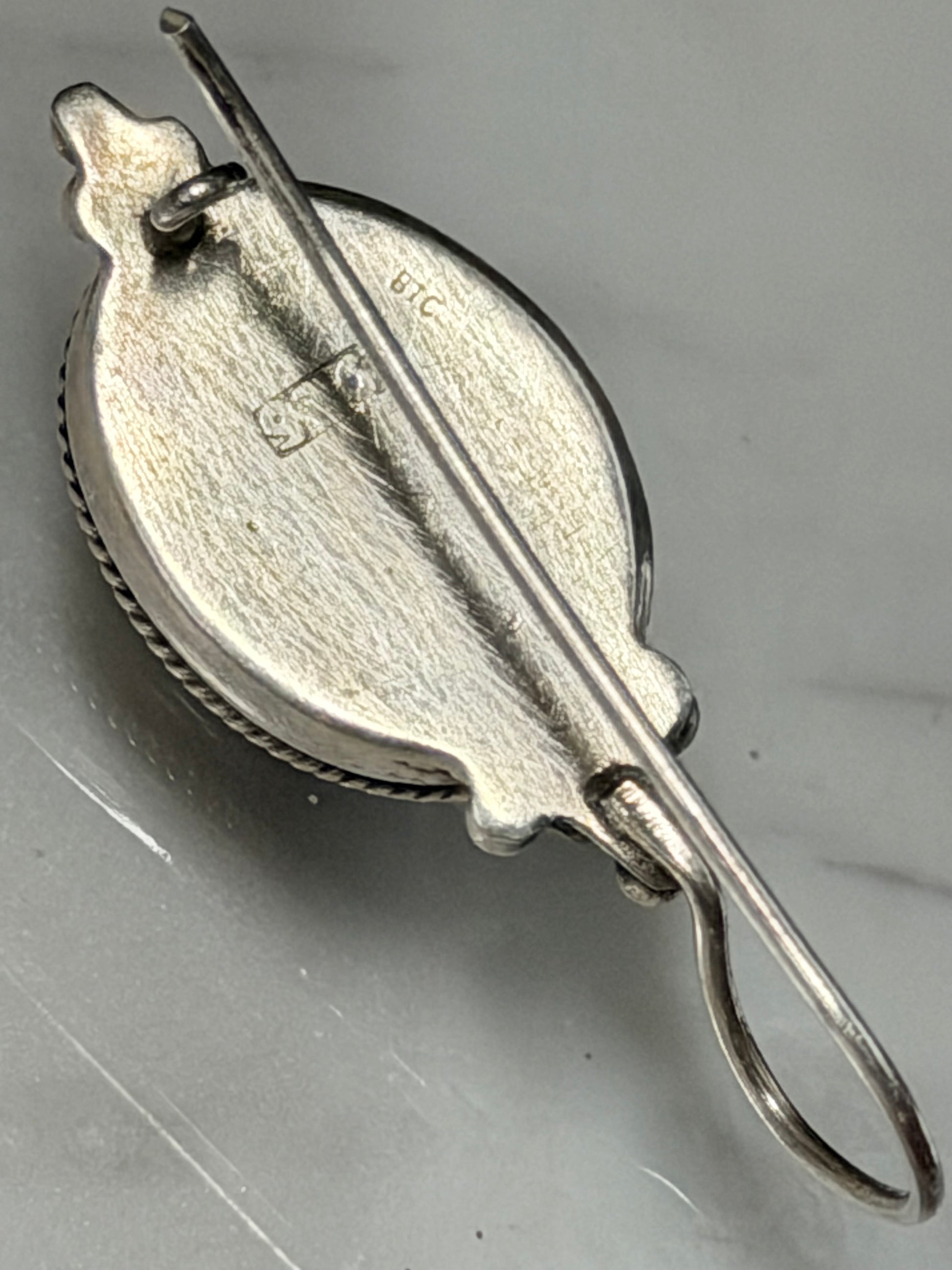 Back side of Vintage Ohrringe mit roten Achat Edelsteinen, 925er Silber