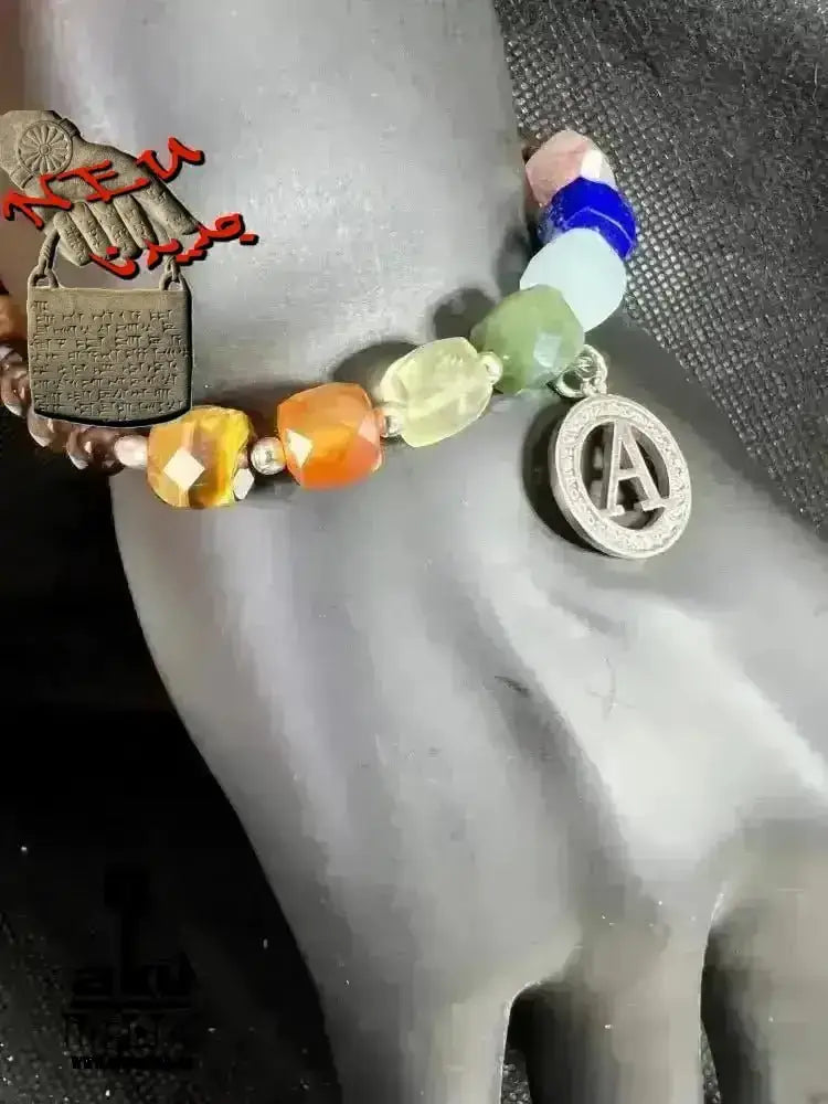 7 Chakren Armband aus 925er Silber, natürliche Edelsteine, Buchstabe Anhänger - AkueShop