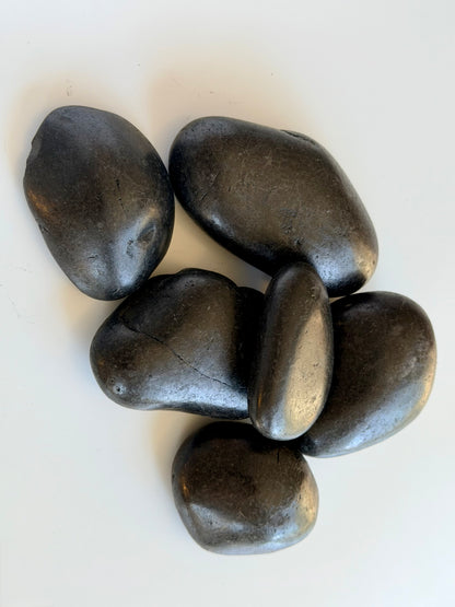 Hot Stone Massagesteine Set aus 100% Basalt (6 Steine)