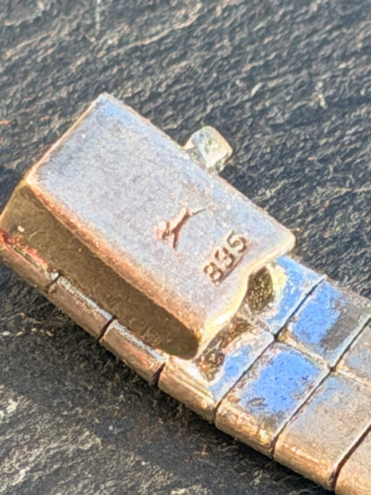 Close up for the hallmark 835 on the back of the lock