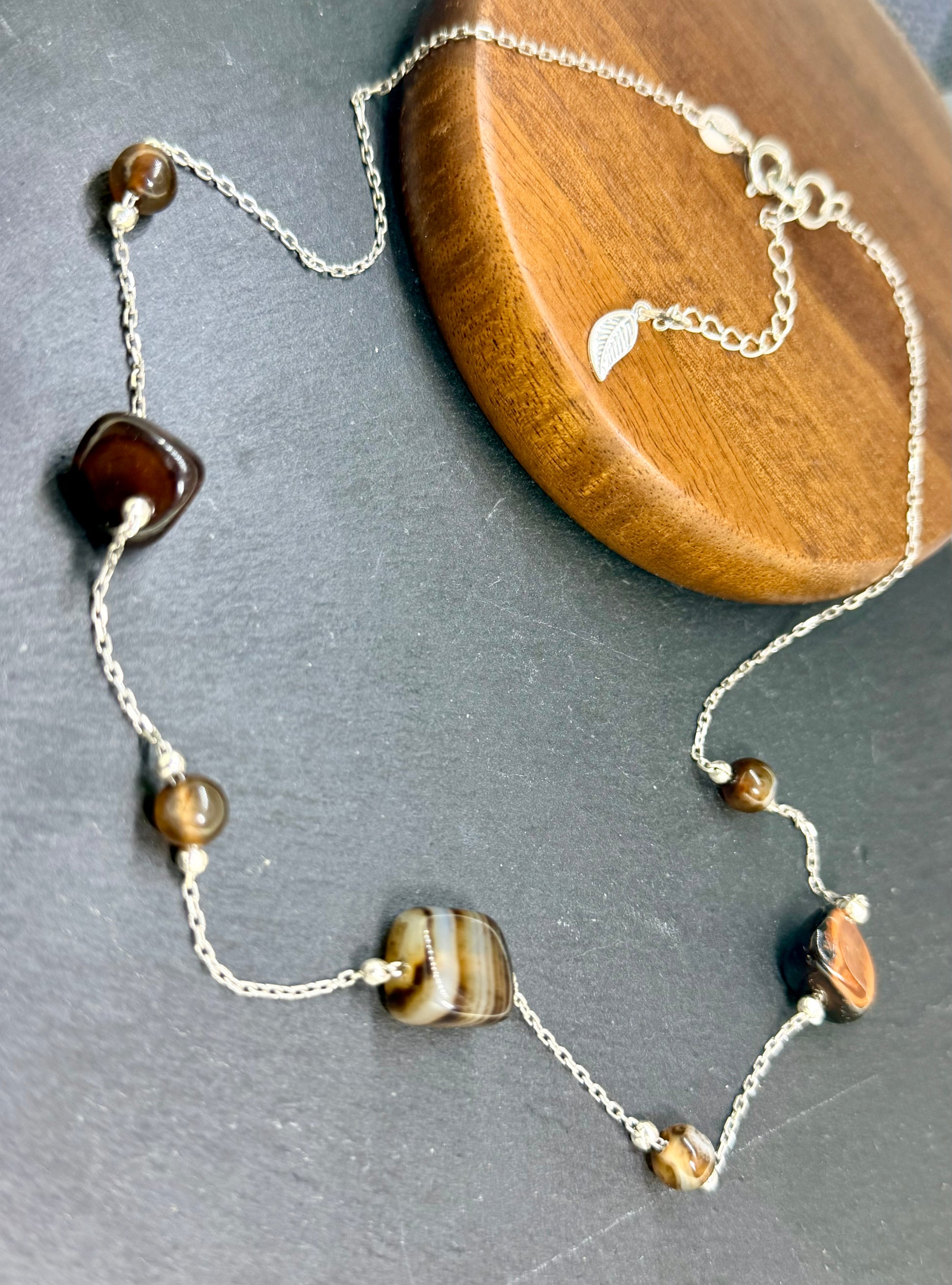 925er Sterling Silberkette mit natürlichen Achat-Nugget-Perlen in Braun