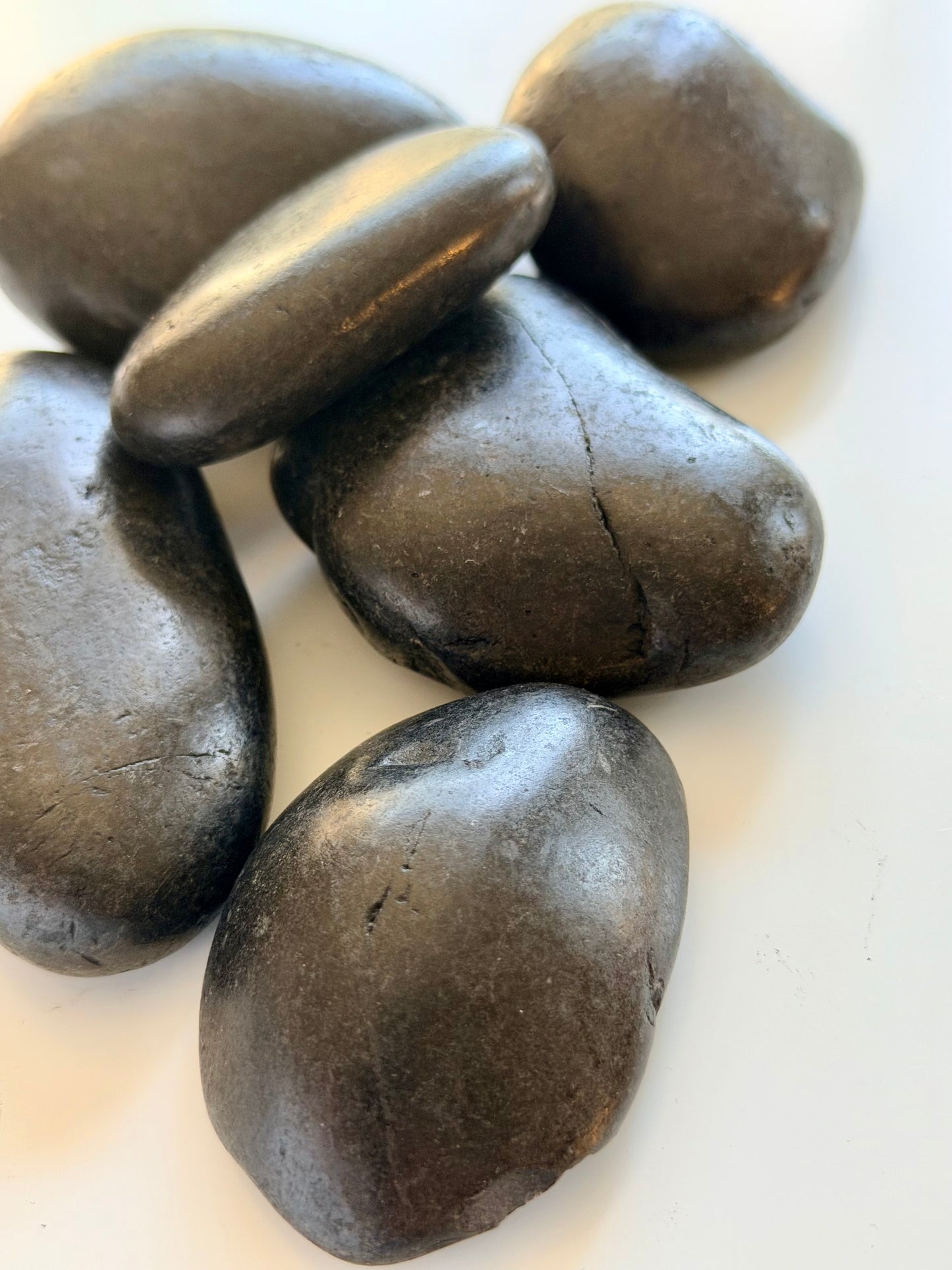 Hot Stone Massagesteine Set aus 100% Basalt (6 Steine)