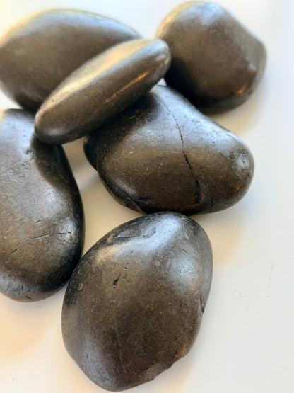 Hot Stone Massagesteine Set aus 100% Basalt (6 Steine)