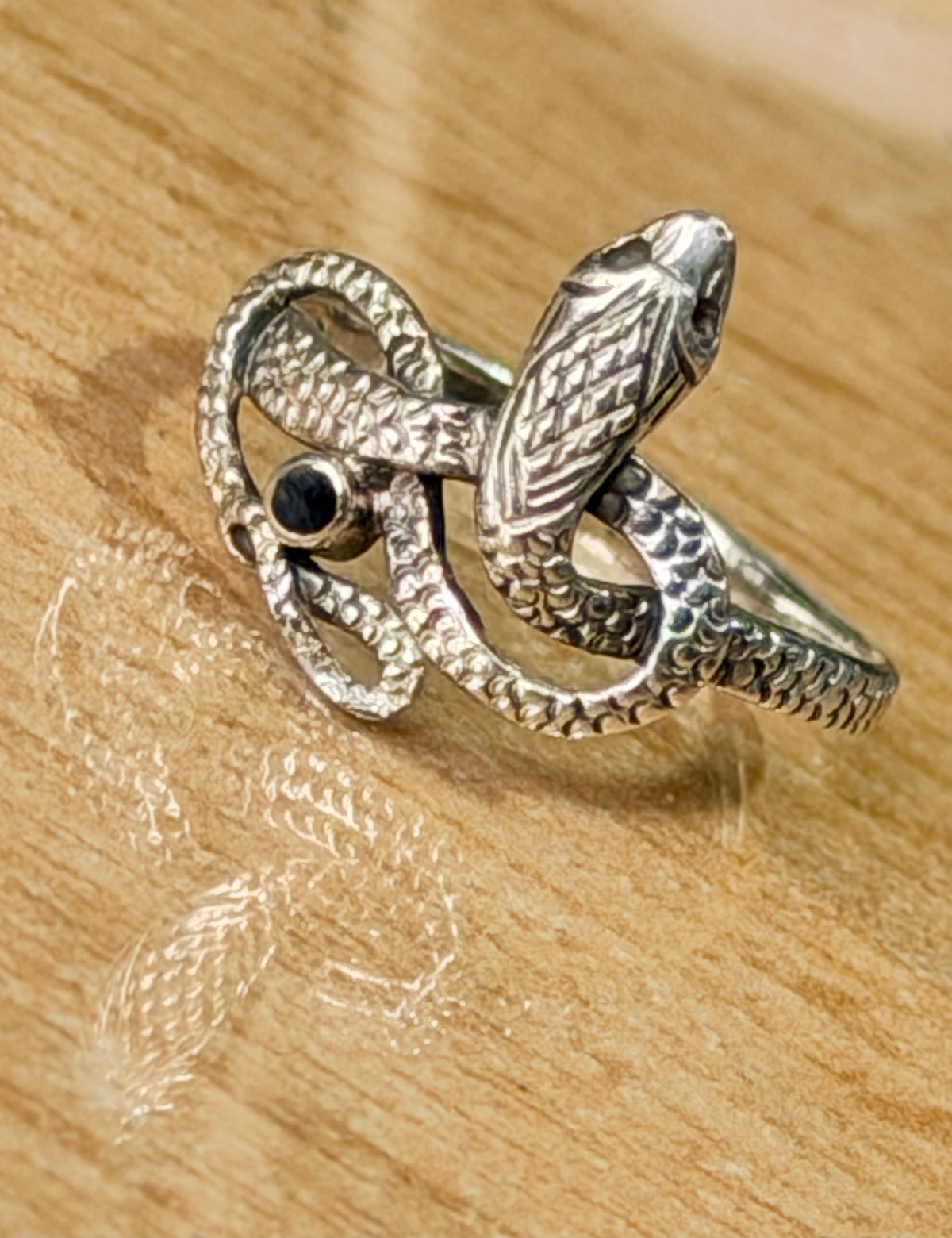 Vintage 925 Silber Schlangenring mit Schwarzer Emaille, Serpent Ring, Reptilien Schmuck, Gothischer Symbolring