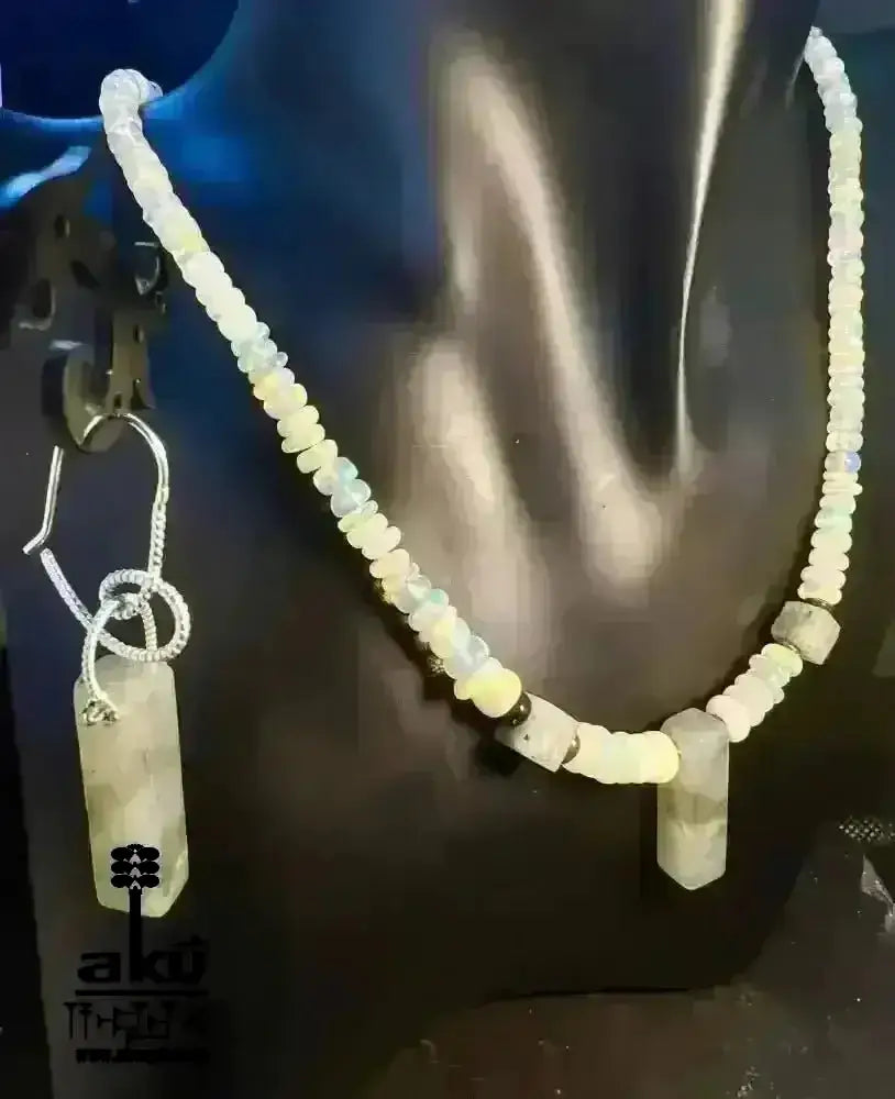 A+ Natürliche äthiopische weiß OPAL Schmuckset Vollfeuer, 42.5ct, bis7,5mm, mit Labradorit stein Halskette & Ohrringe, - AkueShop