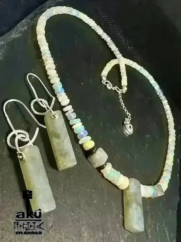 A+ Natürliche äthiopische weiß OPAL Schmuckset Vollfeuer, 42.5ct, bis7,5mm, mit Labradorit stein Halskette & Ohrringe, - AkueShop
