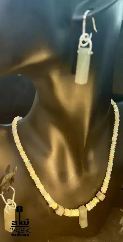 A+ Natürliche äthiopische weiß OPAL Schmuckset Vollfeuer, 42.5ct, bis7,5mm, mit Labradorit stein Halskette & Ohrringe, - AkueShop