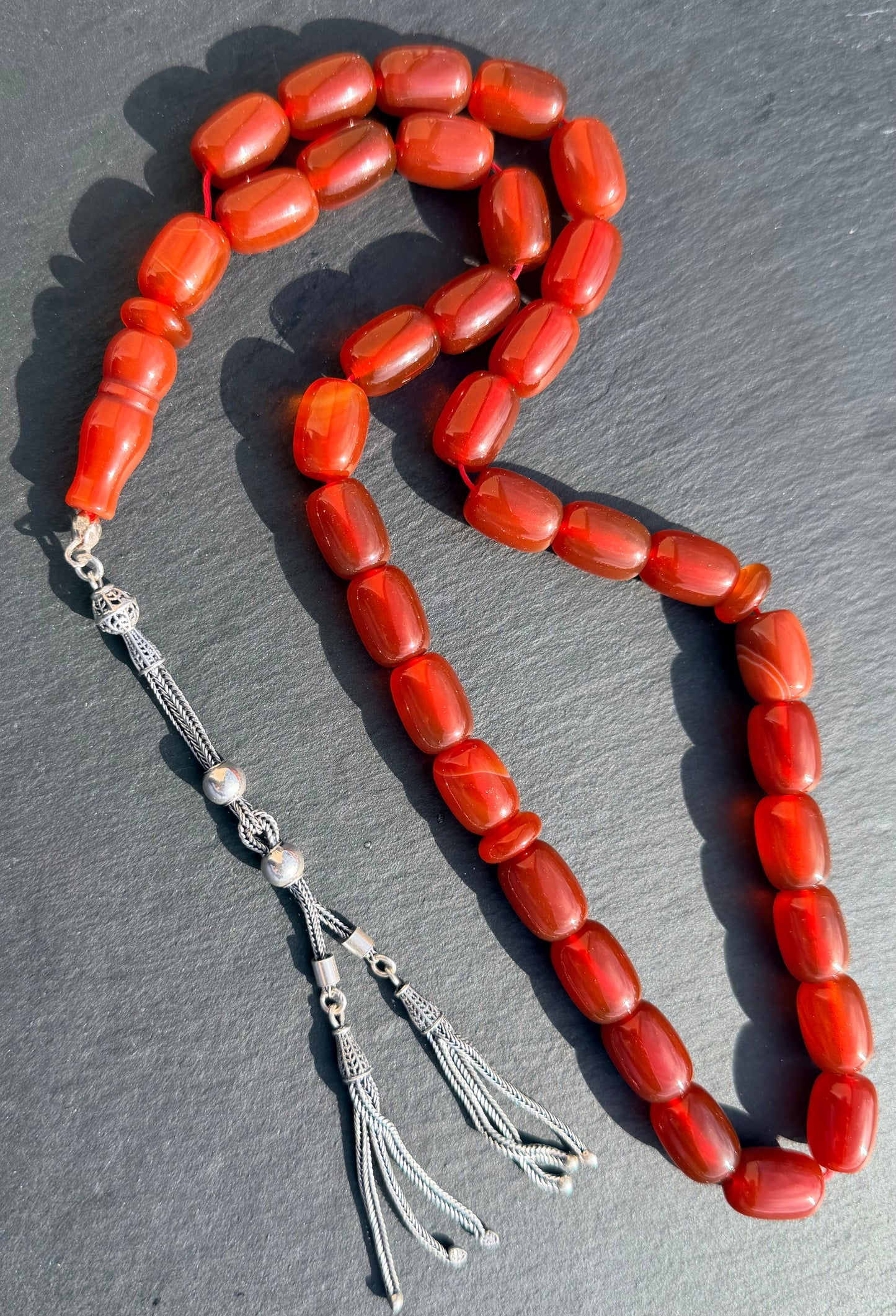 Rote Gebetskette aus natürlichen Achat -Akik- 33 Perlen, Große Tasbih, 925er Sterlingsilber-Quaste, Islamisches Geschenk, Meditationskette