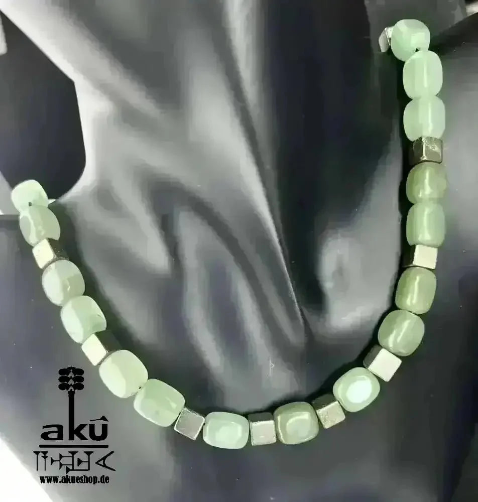 Handgefertigte Halskette, Aventurin & Pyrit naturlische Steine, 925er Silber, Herz Chakra, meditation energie - AkueShop