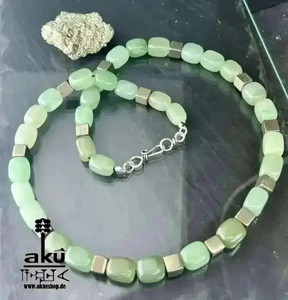 Handgefertigte Halskette, Aventurin & Pyrit naturlische Steine, 925er Silber, Herz Chakra, meditation energie - AkueShop