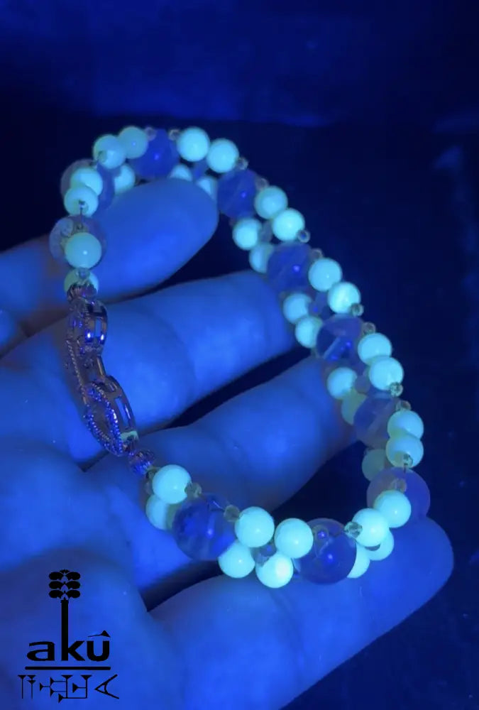 Bernstein und Citrin Armband, vergoldet Schmuck, Loewe und Zwilinge Edelsteine, unter UV Licht