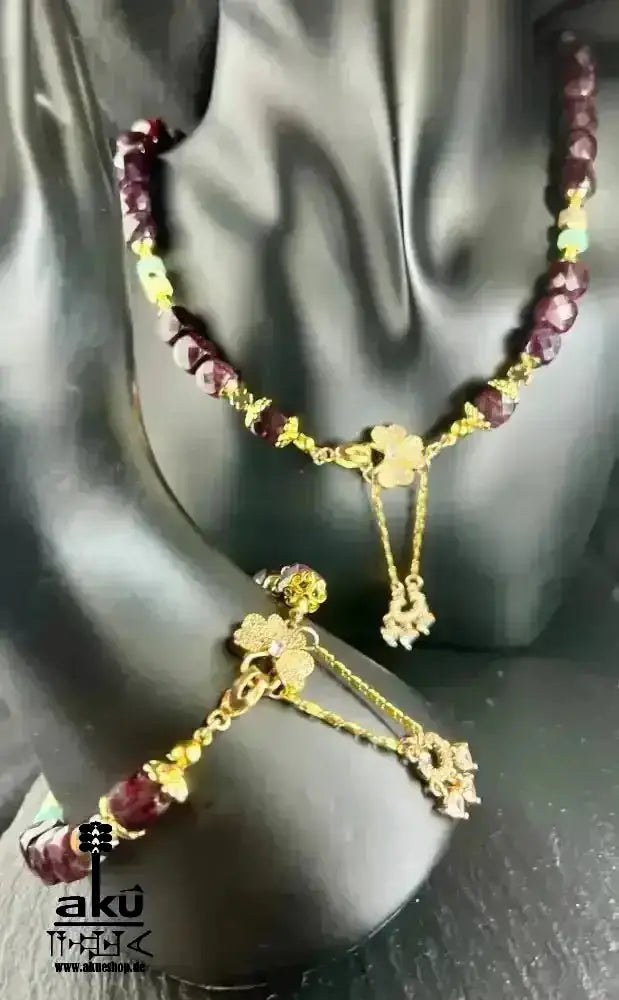 Natürliches Granat - und Amazonit - Set Halskette und Armband vergoldet, Januar - Glücksstein, Steinbock Sternzeichen Herz und Halschakra - Energie - AkueShop