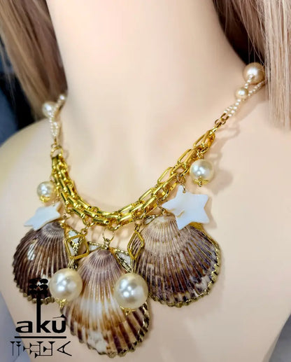 Große Muscheln-Choker, Maritimes Statement, 18k Gold platierte Kette
