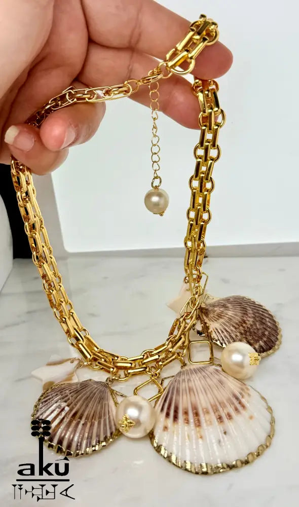 Handgefertigter große Muscheln-Choker, Maritimes Statement mit 18k Vergoldung