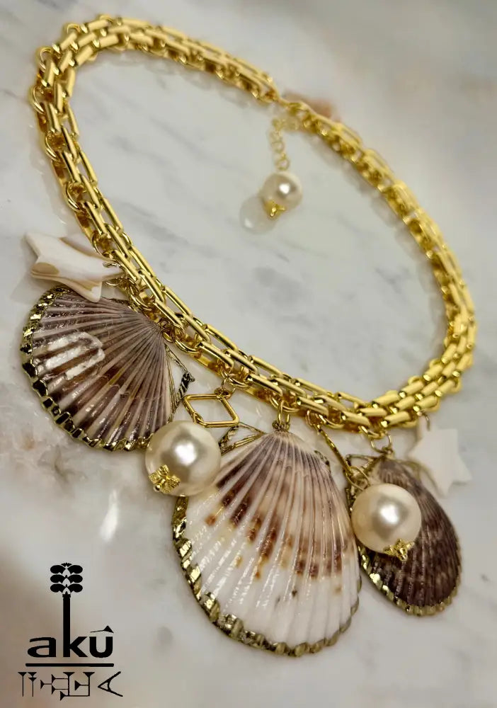 Handgefertigter große Muscheln-Choker, Maritimes Statement mit 18k Vergoldung