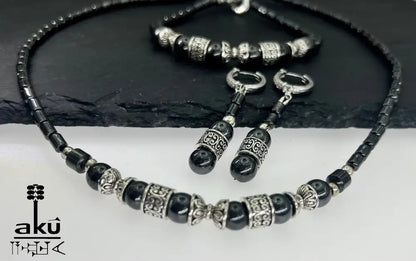 Halskette, Armband und Ohrringe aus magnetischem Hämatit,