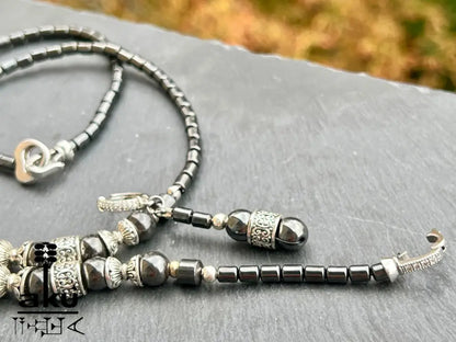 Halskette, Armband und Ohrringe aus magnetischem Hämatit,