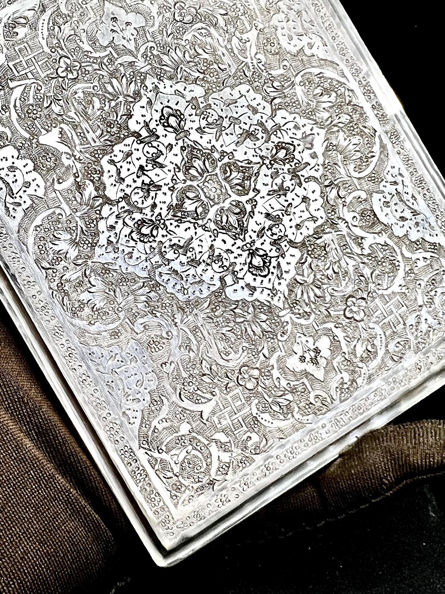 Orientalisches Vintage-Zigarettenetui 840er Silber persisches Teppichmuster