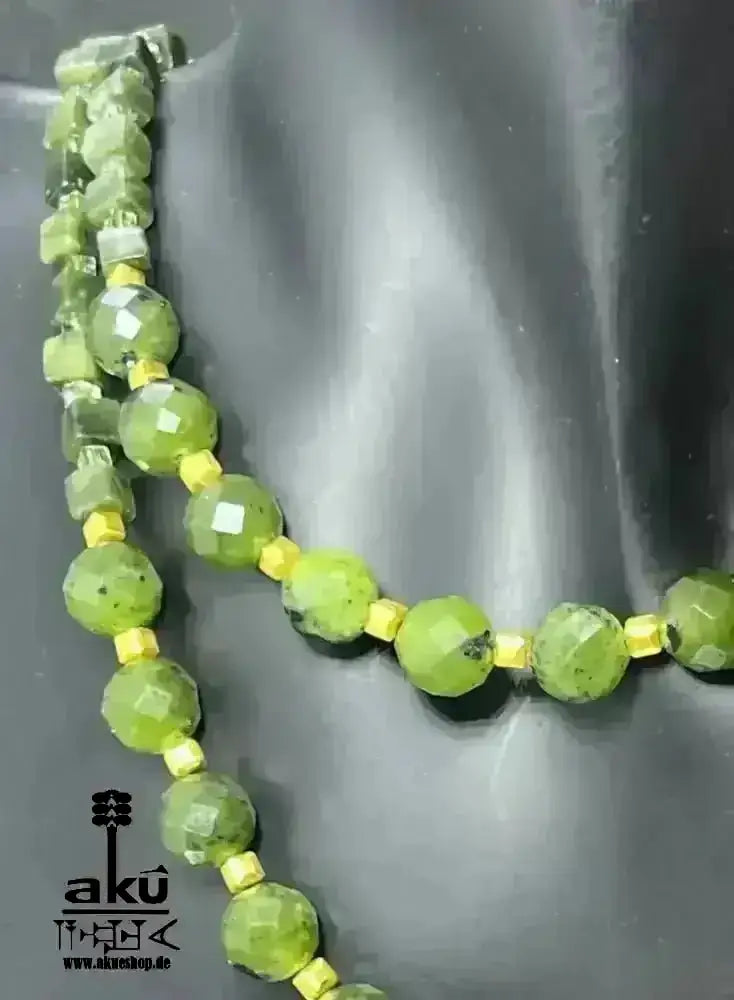 Kanadische Jade Festoon Halskette, grüner Edelstein Schmuck, doppelsträngiges Herzchakra, für Meditationsenergie - AkueShop
