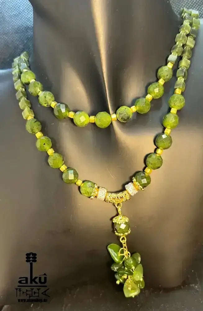 Kanadische Jade Festoon Halskette, grüner Edelstein Schmuck, doppelsträngiges Herzchakra, für Meditationsenergie - AkueShop