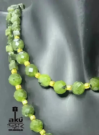 Kanadische Jade Festoon Halskette, grüner Edelstein Schmuck, doppelsträngiges Herzchakra, für Meditationsenergie - AkueShop