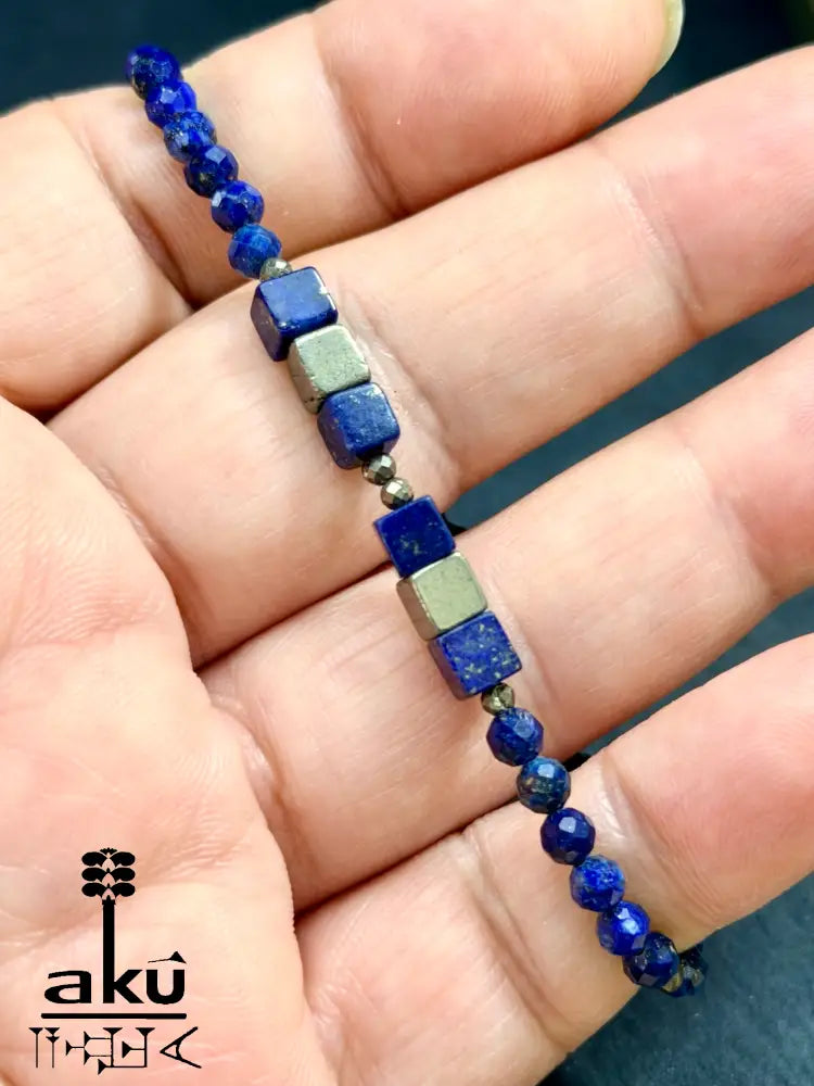 Lapislazuli Armband blau Edelstein, bronzene Würfel, Pyrit Perlen, natürlicher Edelstein