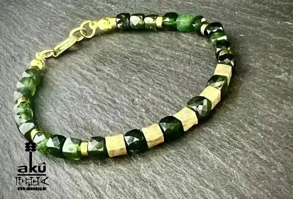 Männer Armband grün Jade, bronze Würfel Perlen für ihn Herzchakra heilungenergie, natürliches Edelstein - AkueShop