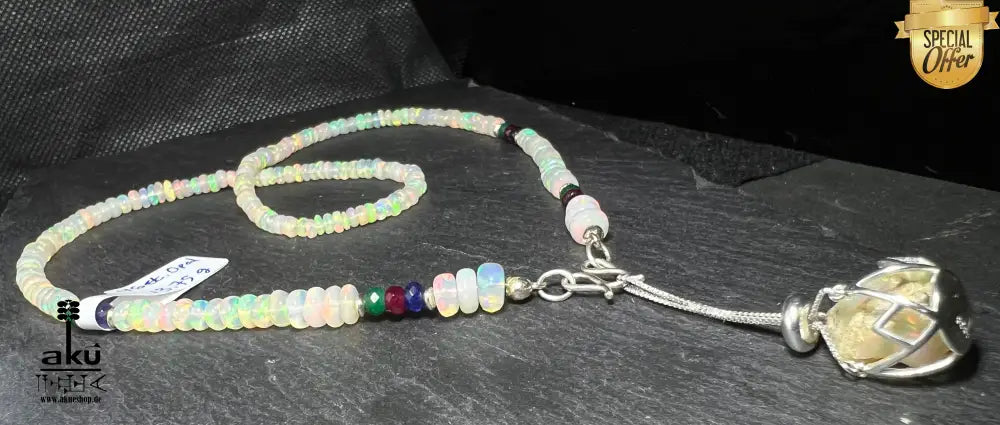 Natürliche Weiße Opal Lavalier Halskette Edelsteinschmuck Roher Smaragd Rubin Saphir